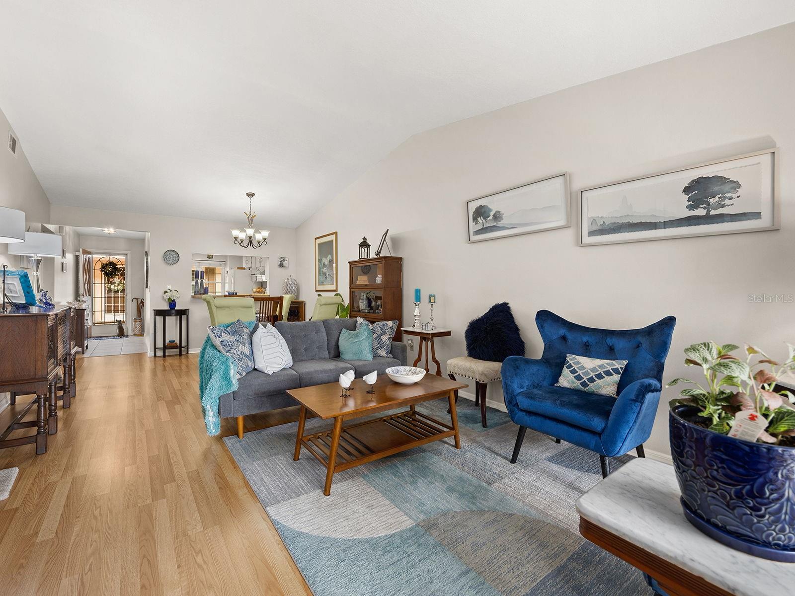 135 E CENTRAL AVE, HOWEY IN THE HILLS, FL, 34737