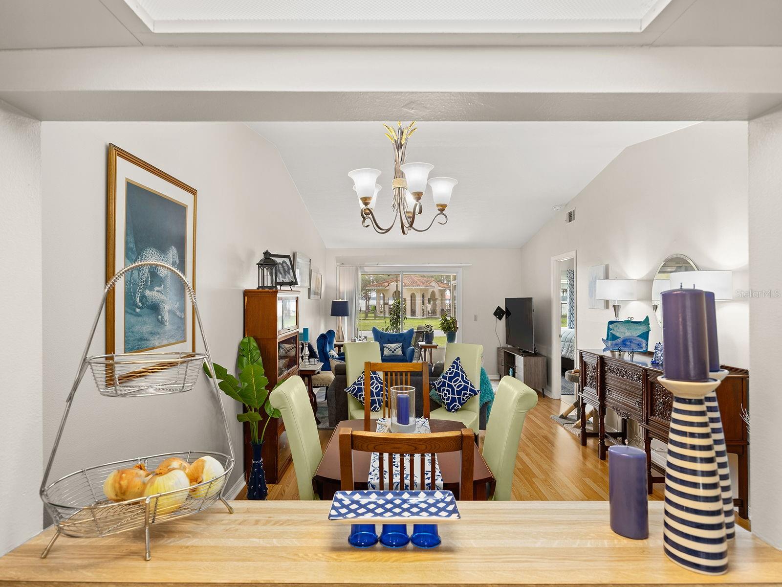 135 E CENTRAL AVE, HOWEY IN THE HILLS, FL, 34737