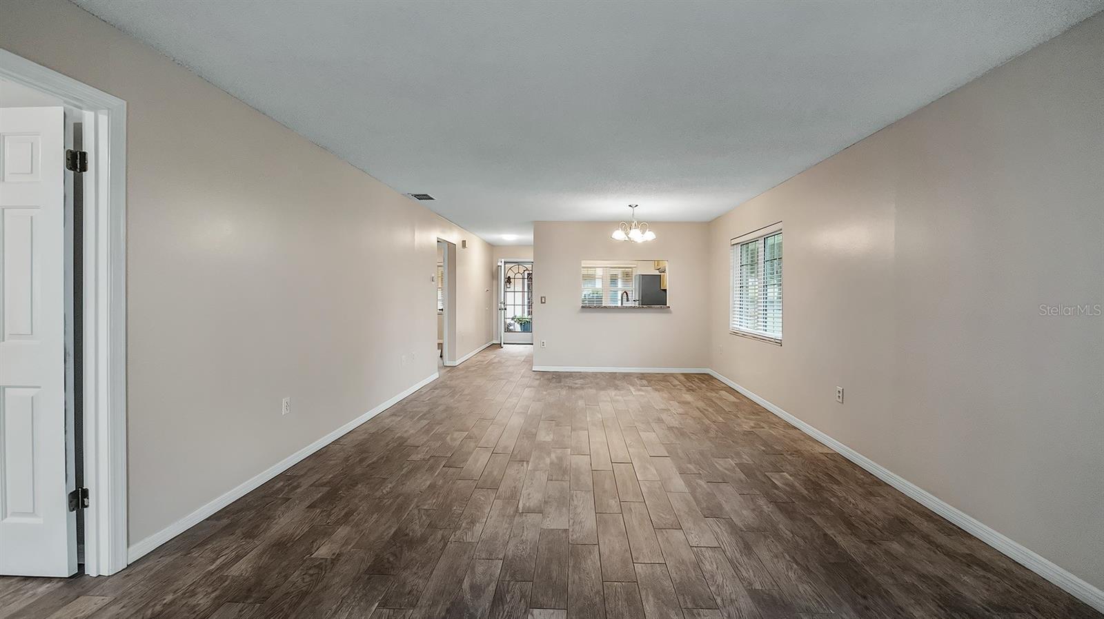 135 E CENTRAL AVE, HOWEY IN THE HILLS, FL, 34737