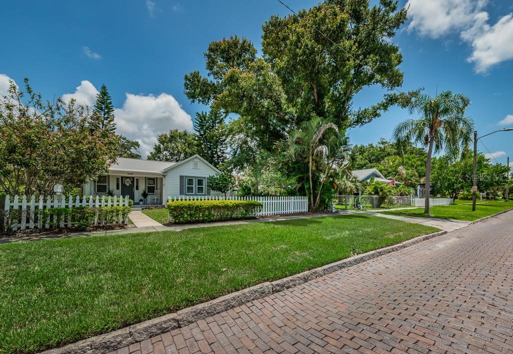 1037 18TH AVE N, ST PETERSBURG, FL, 33704