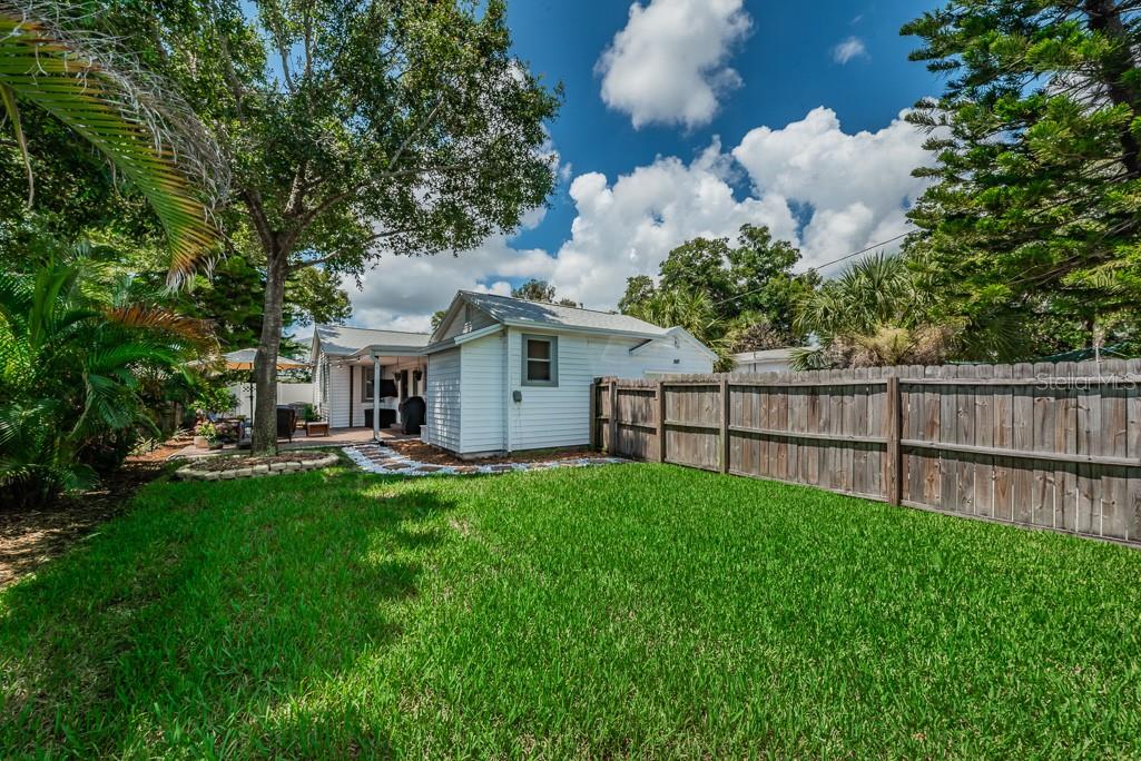 1037 18TH AVE N, ST PETERSBURG, FL, 33704