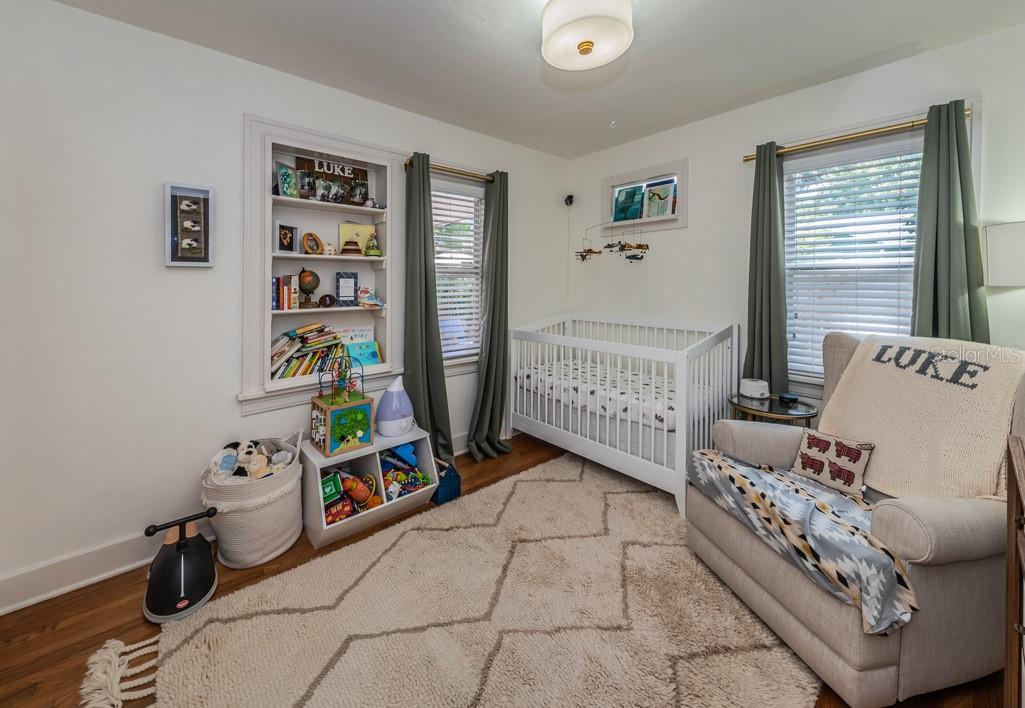 1037 18TH AVE N, ST PETERSBURG, FL, 33704