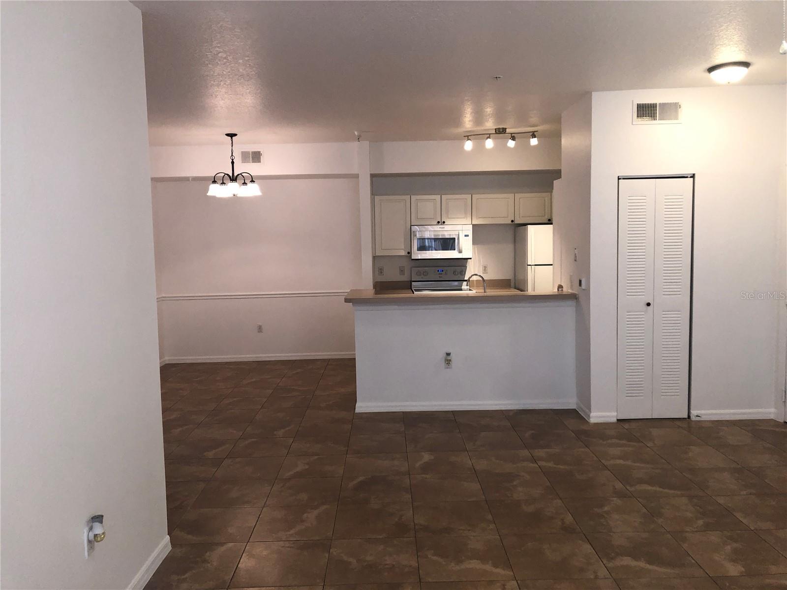 5572 METROWEST BLVD #5-105, ORLANDO, FL, 32811