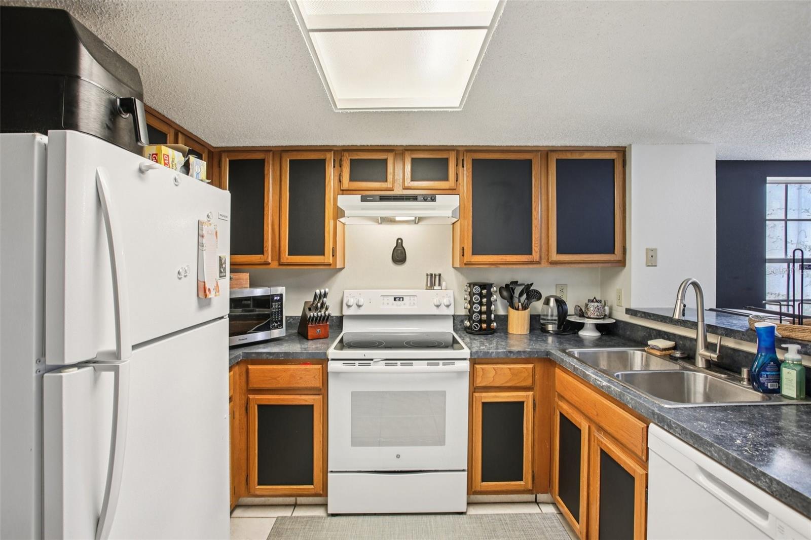 2316 FLETCHERS POINT CIR, TAMPA, FL, 33613