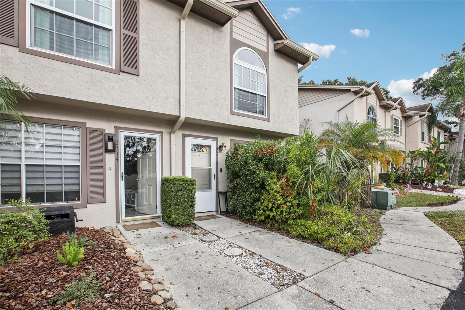 2316 FLETCHERS POINT CIR, TAMPA, FL, 33613