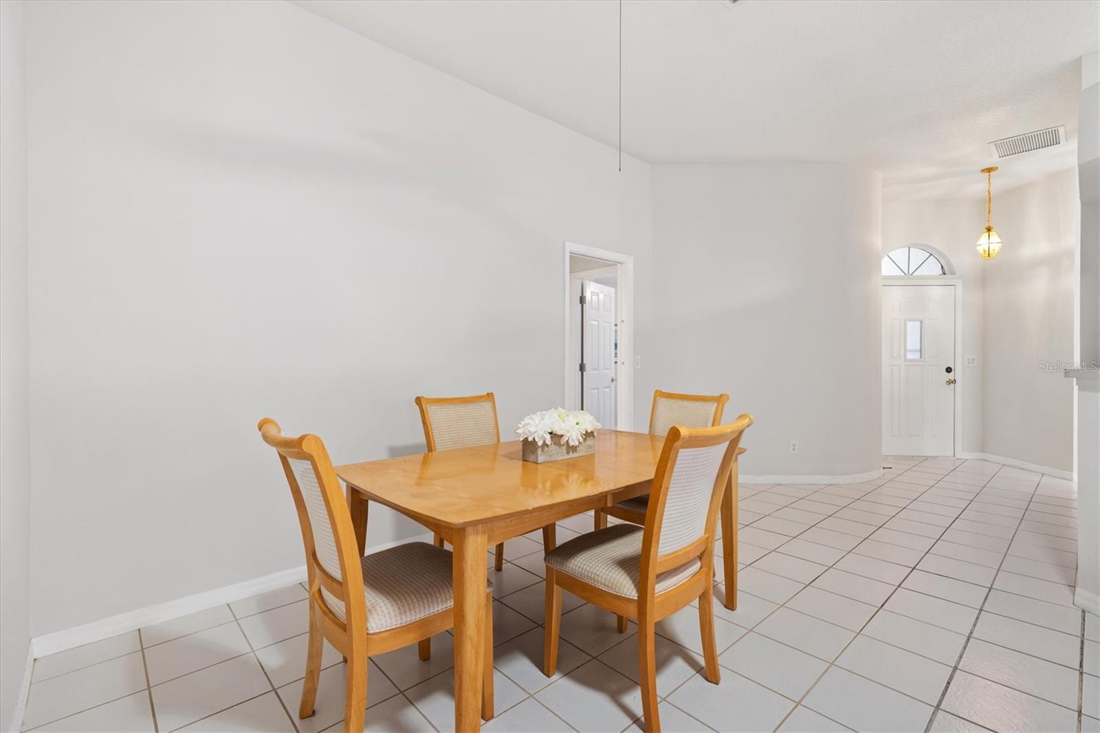 5610 KING JAMES AVE, LEESBURG, FL, 34748