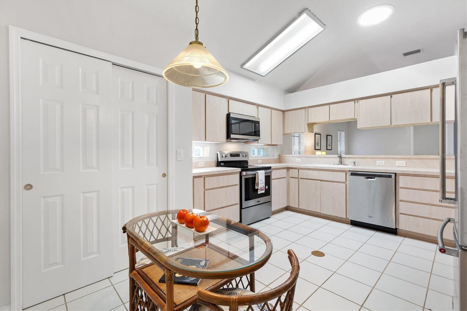 5610 KING JAMES AVE, LEESBURG, FL, 34748