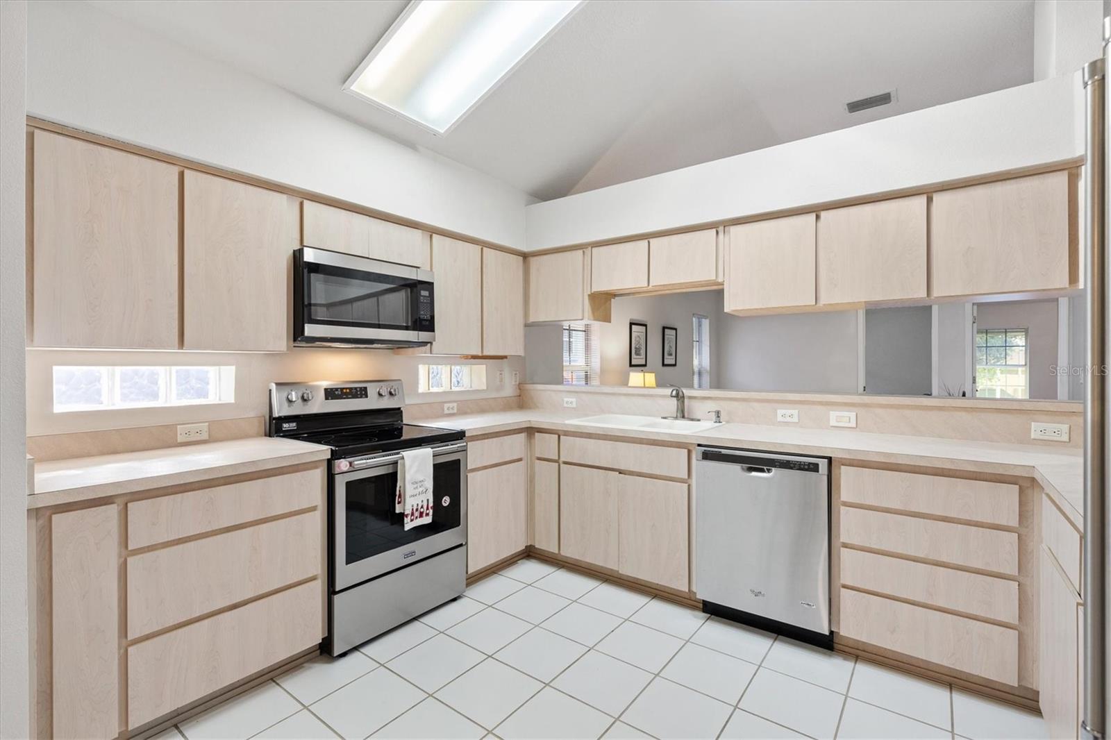 5610 KING JAMES AVE, LEESBURG, FL, 34748