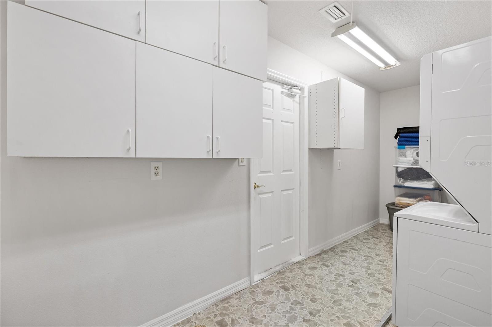 5610 KING JAMES AVE, LEESBURG, FL, 34748