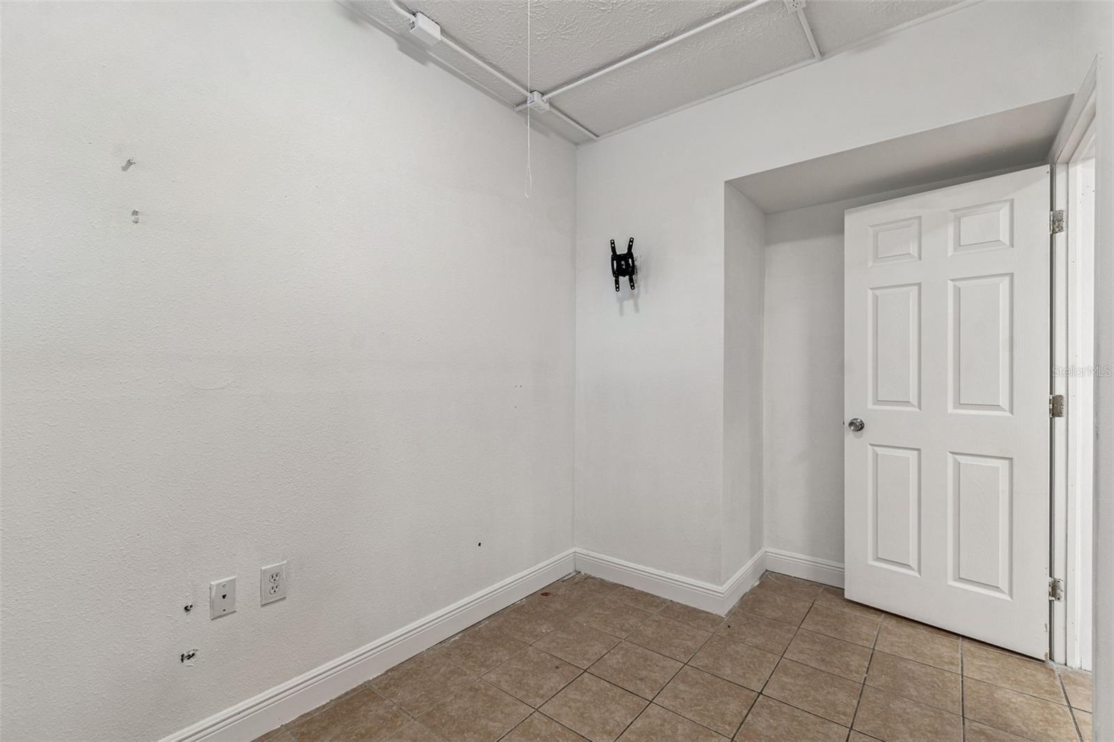 210 LAKE HOBBS RD, LUTZ, FL, 33548