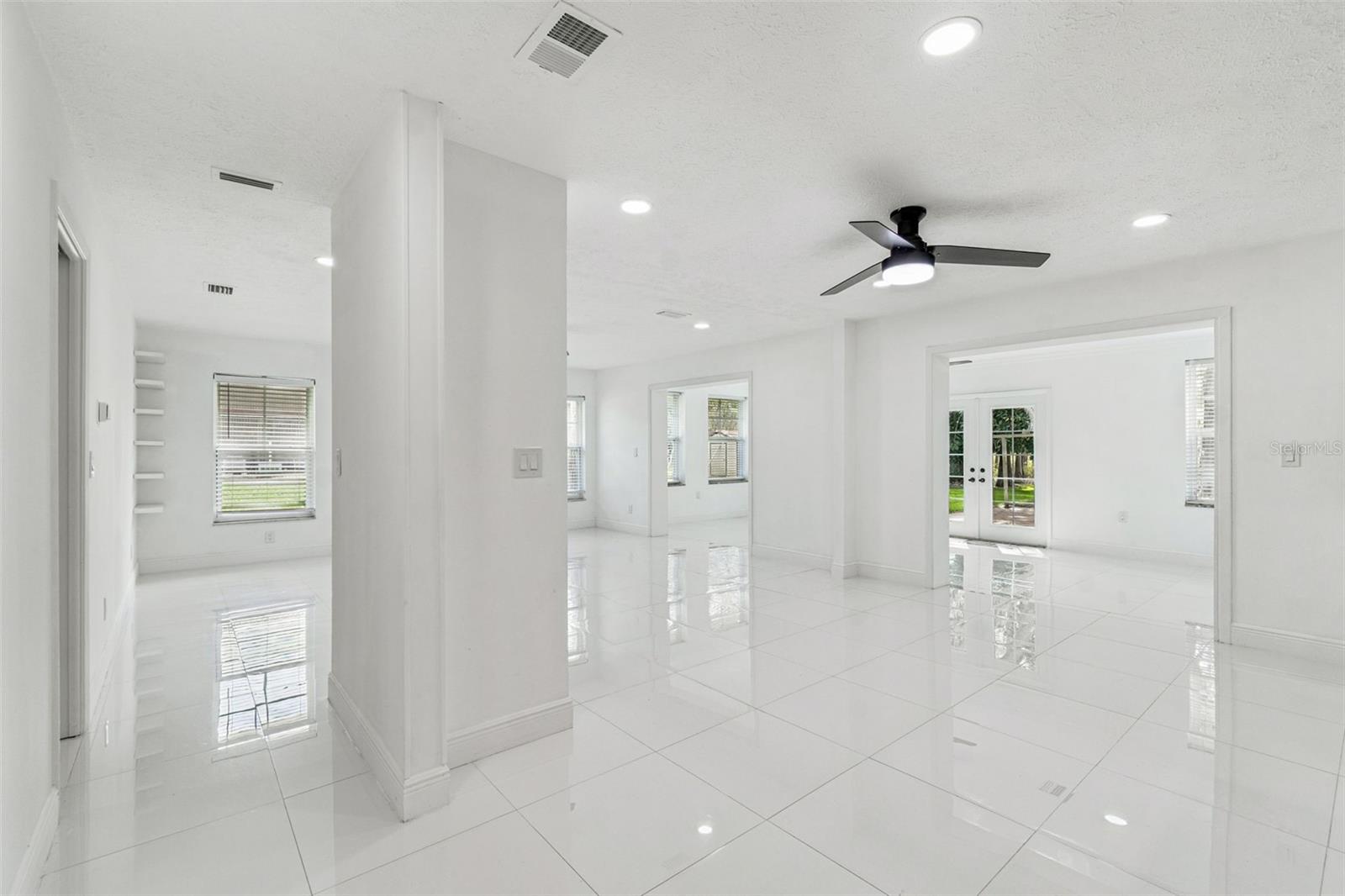 210 LAKE HOBBS RD, LUTZ, FL, 33548