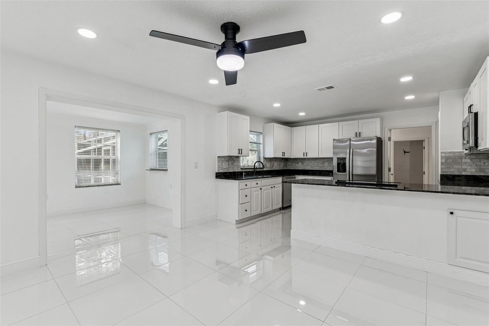 210 LAKE HOBBS RD, LUTZ, FL, 33548