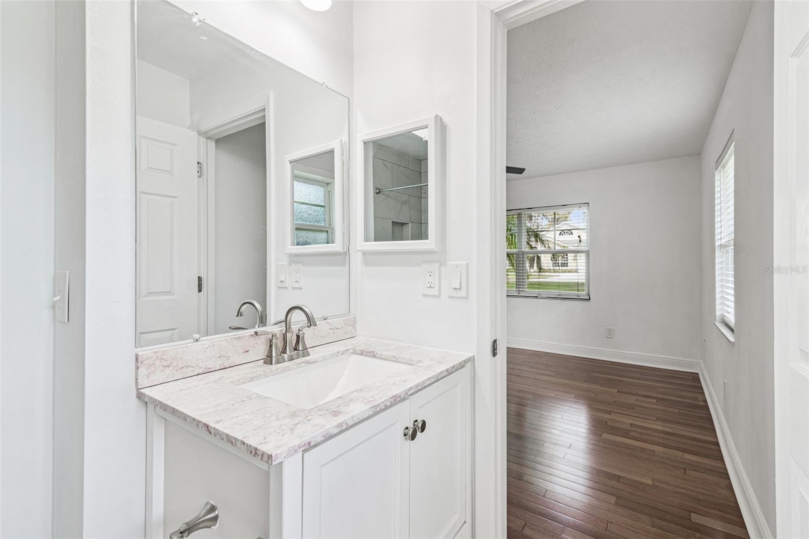 210 LAKE HOBBS RD, LUTZ, FL, 33548