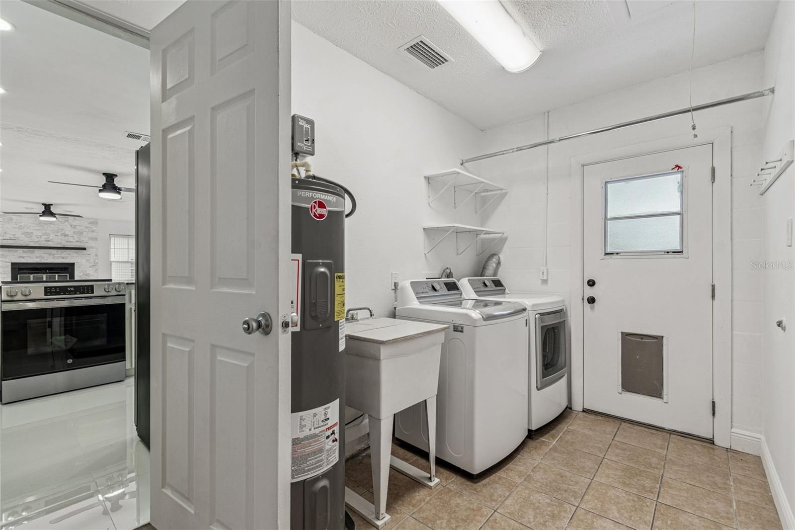 210 LAKE HOBBS RD, LUTZ, FL, 33548