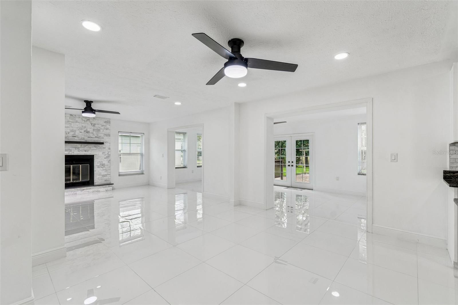 210 LAKE HOBBS RD, LUTZ, FL, 33548