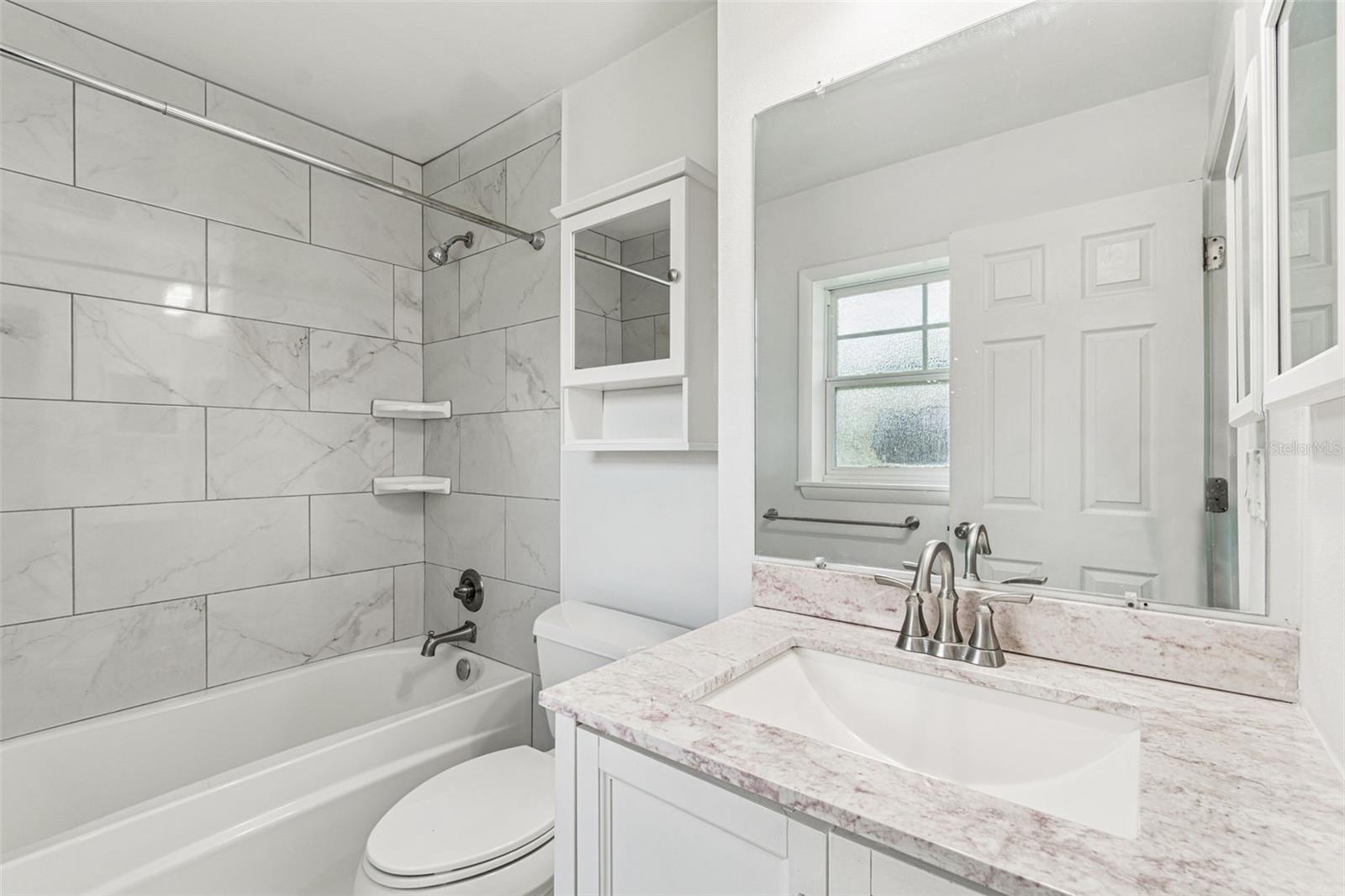 210 LAKE HOBBS RD, LUTZ, FL, 33548