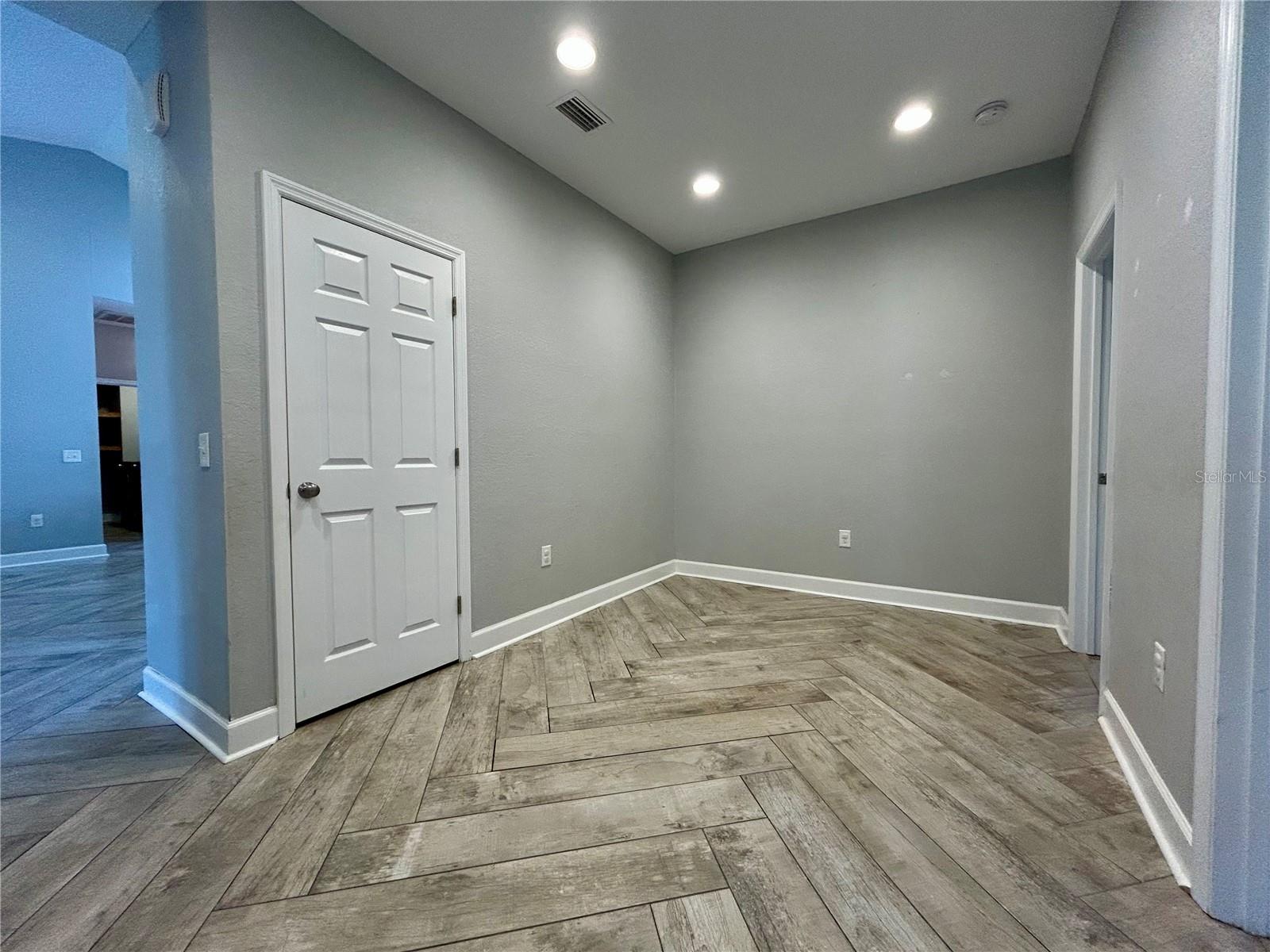 1027 CAMPBELL AVE, LAKE WALES, FL, 33853