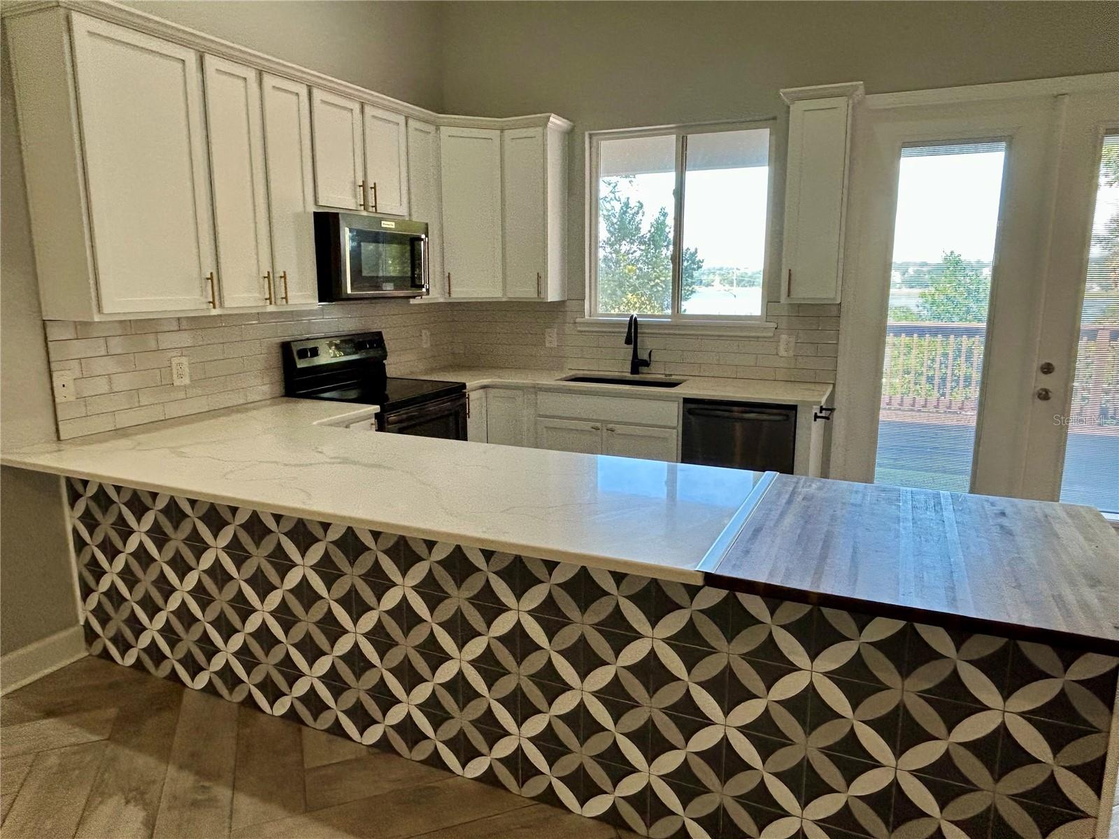 1027 CAMPBELL AVE, LAKE WALES, FL, 33853