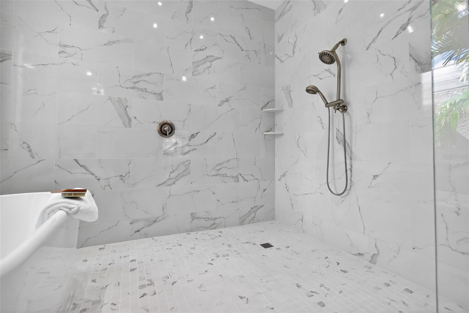 3488 MISTLETOE LN, LONGBOAT KEY, FL, 34228