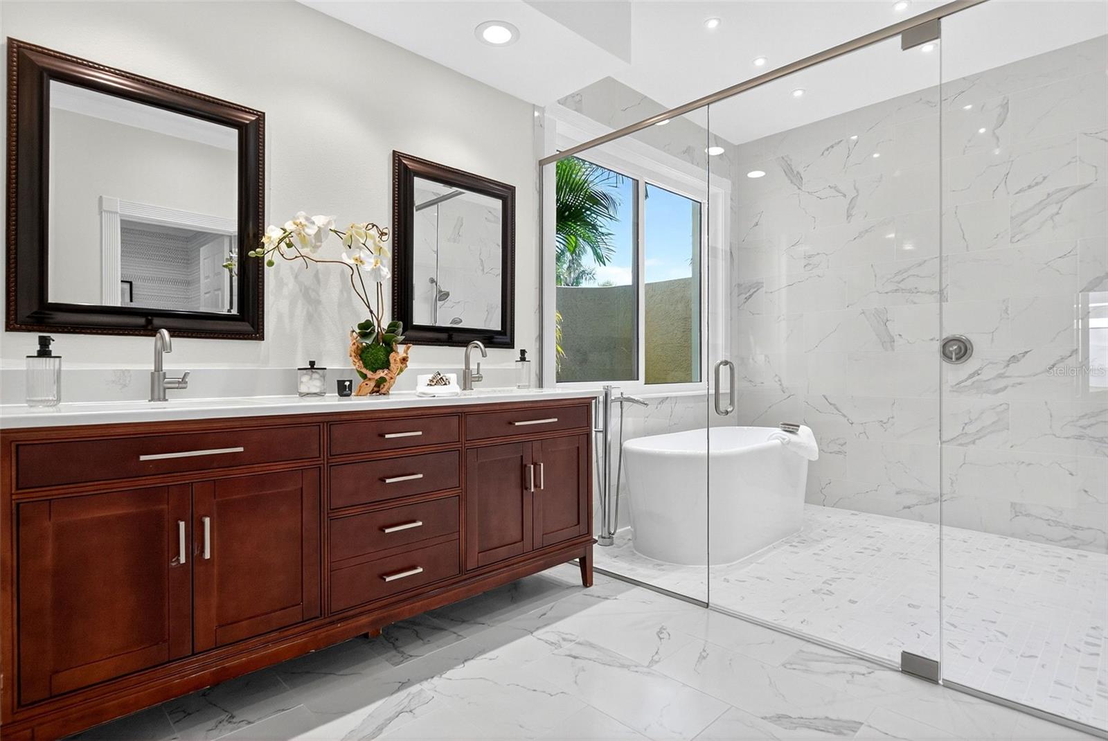 3488 MISTLETOE LN, LONGBOAT KEY, FL, 34228