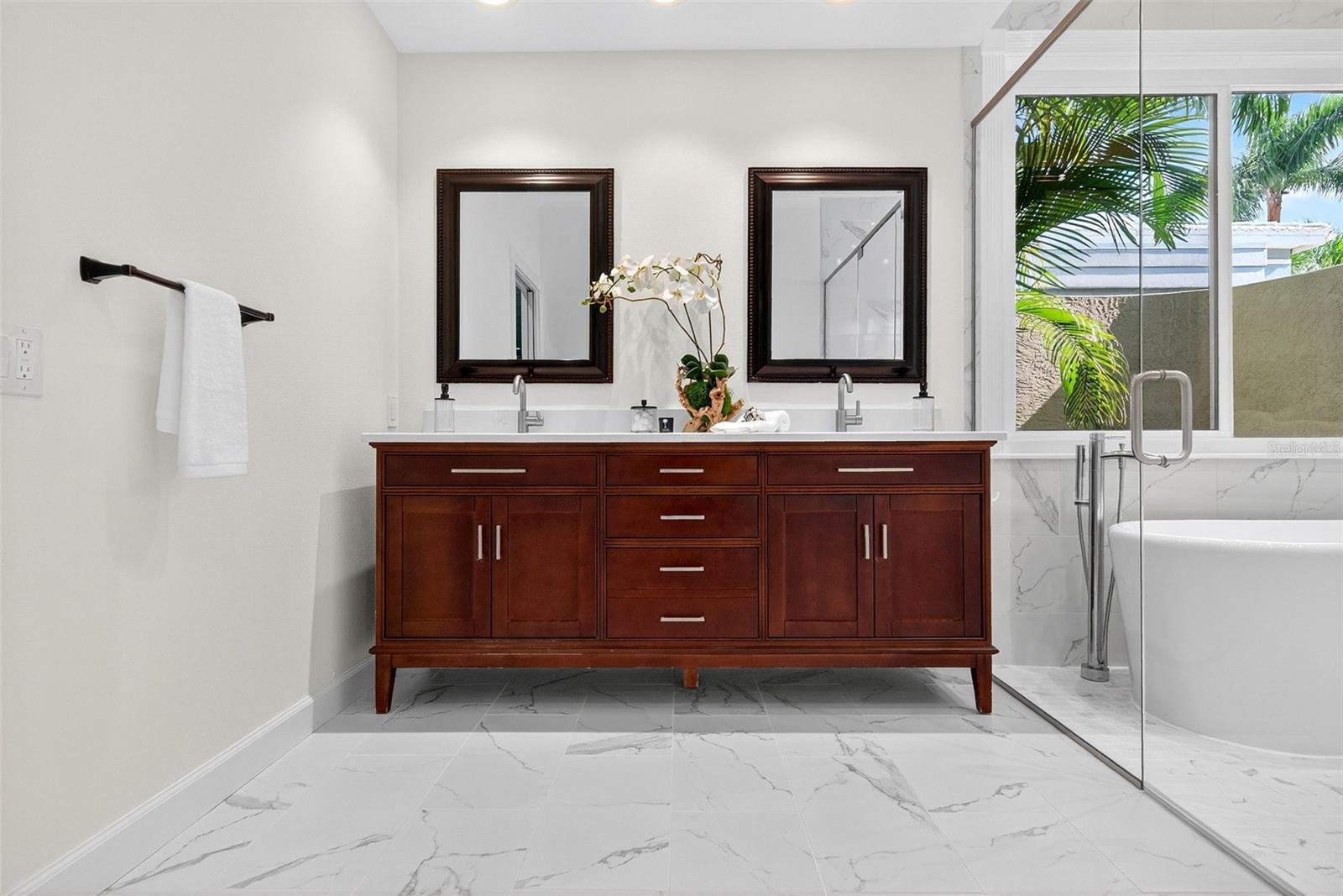 3488 MISTLETOE LN, LONGBOAT KEY, FL, 34228