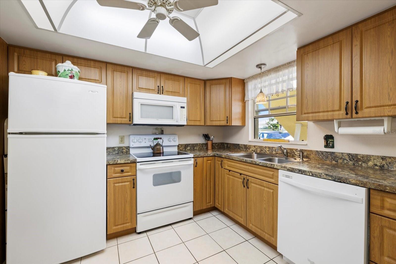 944 CAPRI ISLES BLVD #103, VENICE, FL, 34292