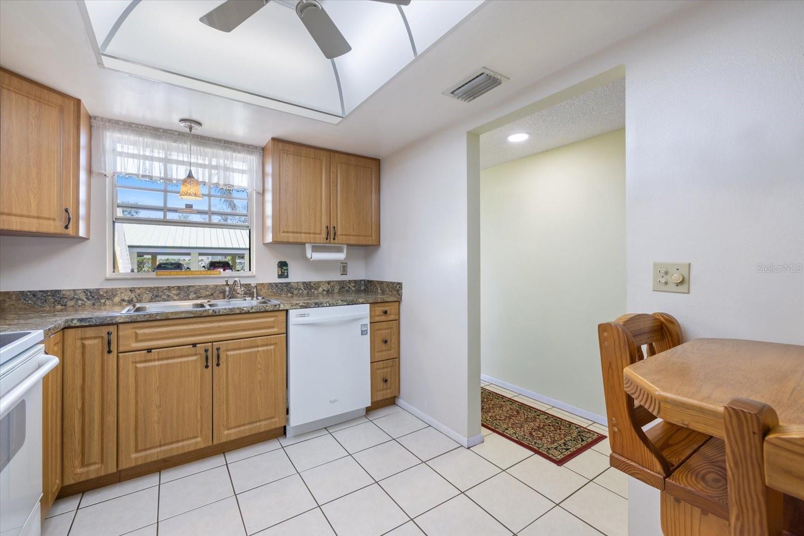 944 CAPRI ISLES BLVD #103, VENICE, FL, 34292