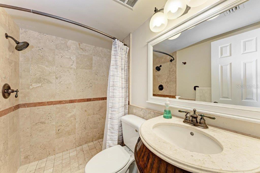 2237 CIRCLEWOOD DR #18, SARASOTA, FL, 34231