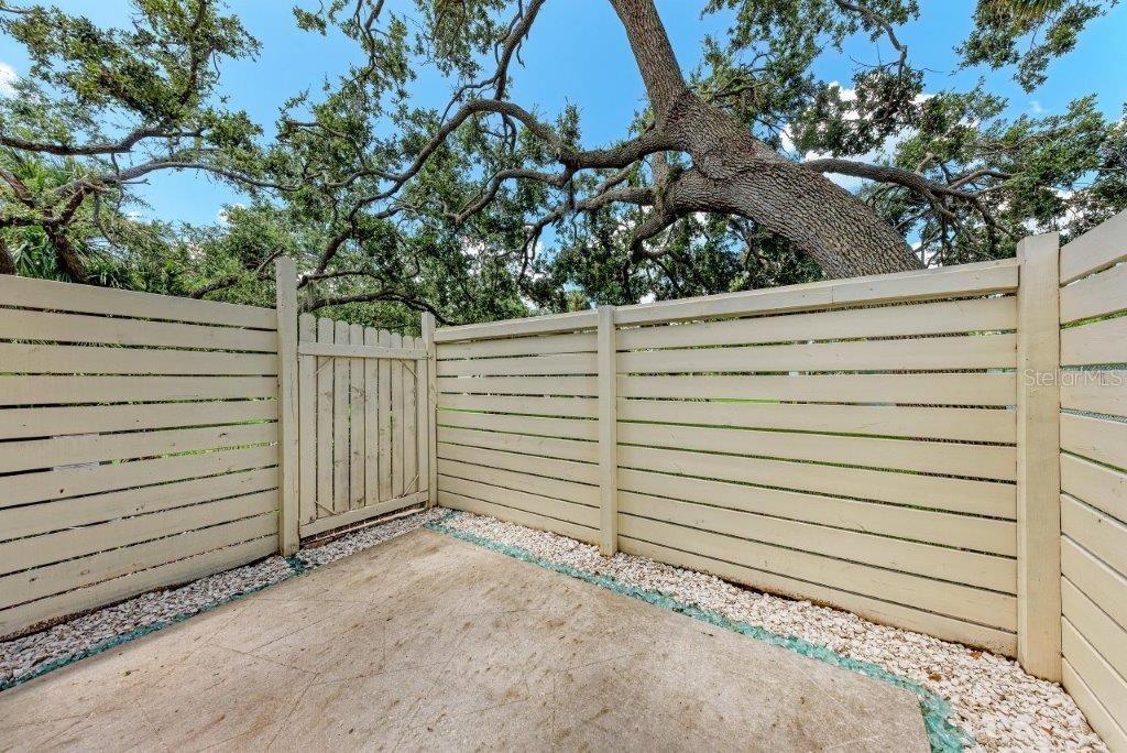 2237 CIRCLEWOOD DR #18, SARASOTA, FL, 34231