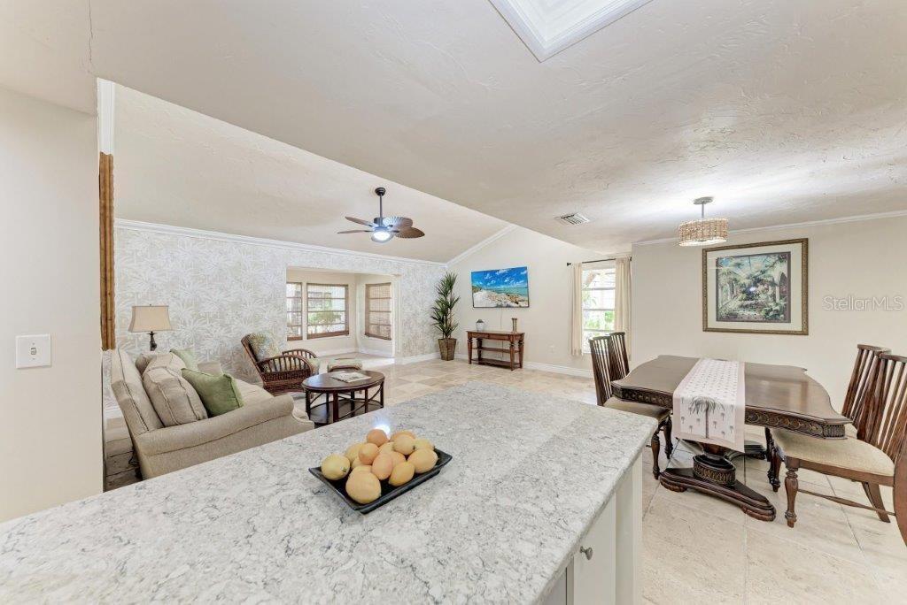 2237 CIRCLEWOOD DR #18, SARASOTA, FL, 34231