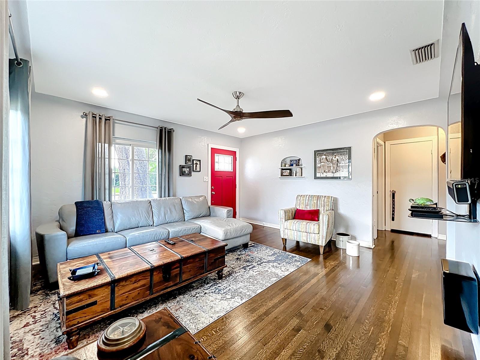 3201 MELTON ST N, ST PETERSBURG, FL, 33703