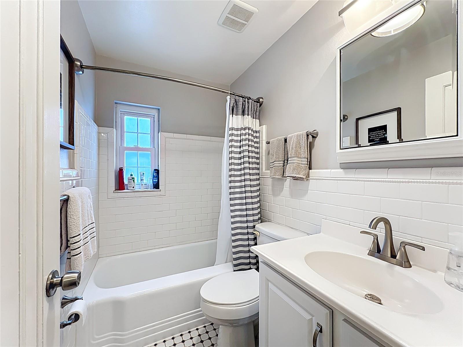 3201 MELTON ST N, ST PETERSBURG, FL, 33703