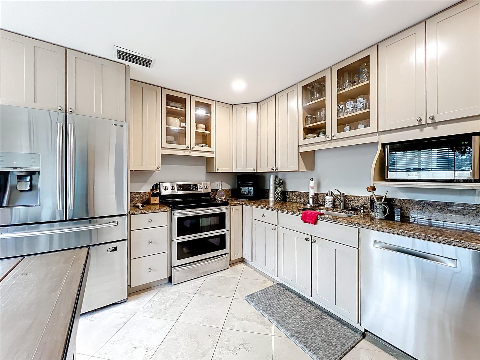 3201 MELTON ST N, ST PETERSBURG, FL, 33703