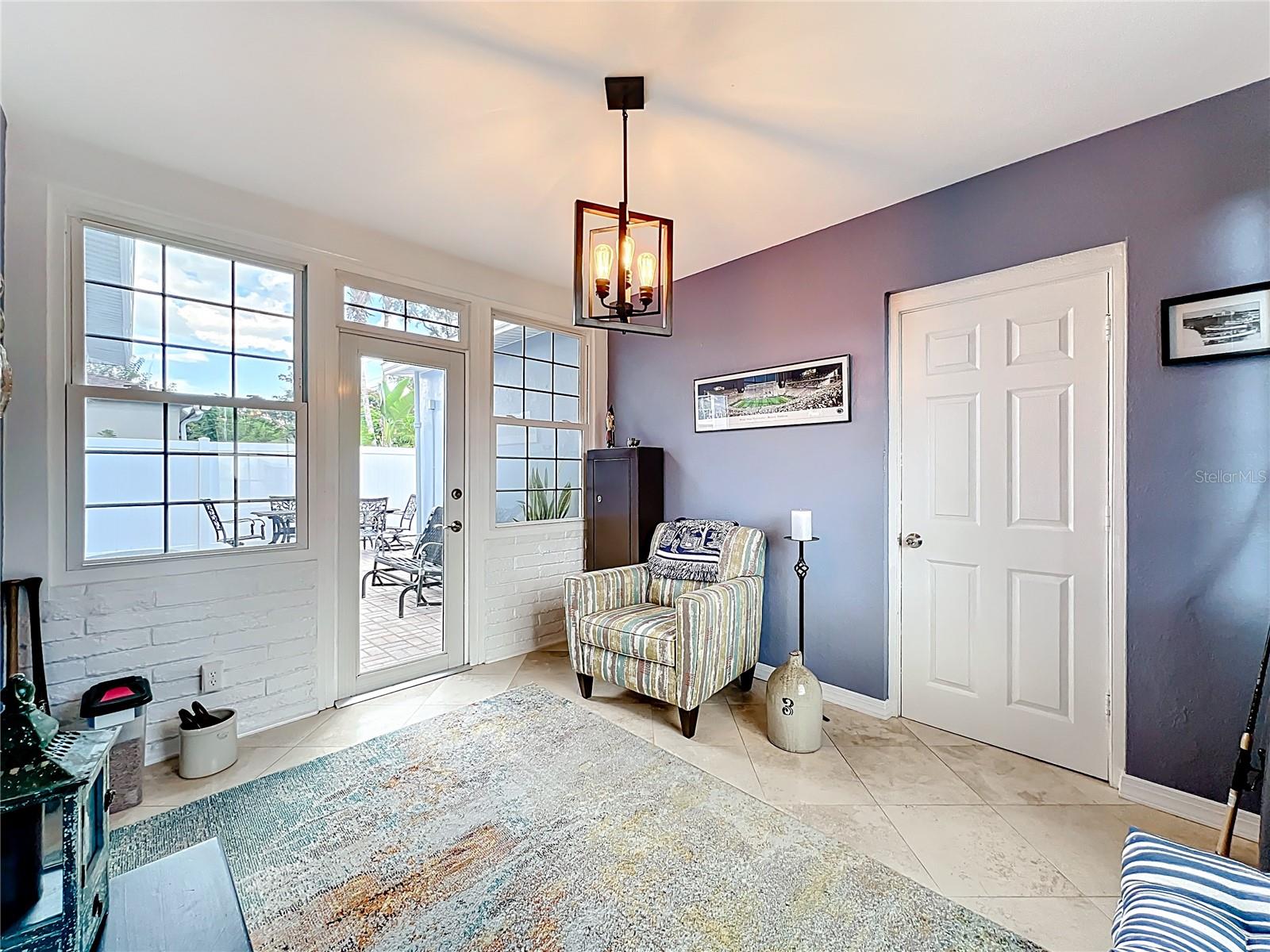 3201 MELTON ST N, ST PETERSBURG, FL, 33703