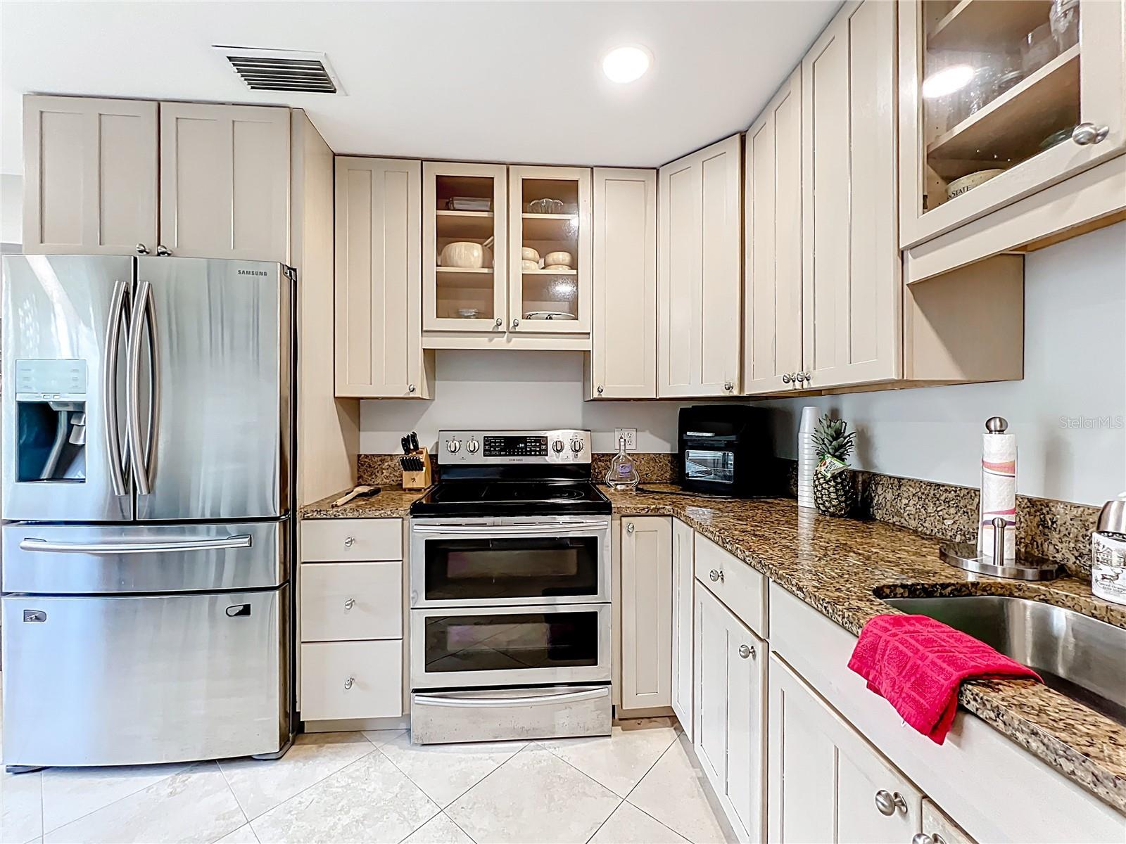 3201 MELTON ST N, ST PETERSBURG, FL, 33703