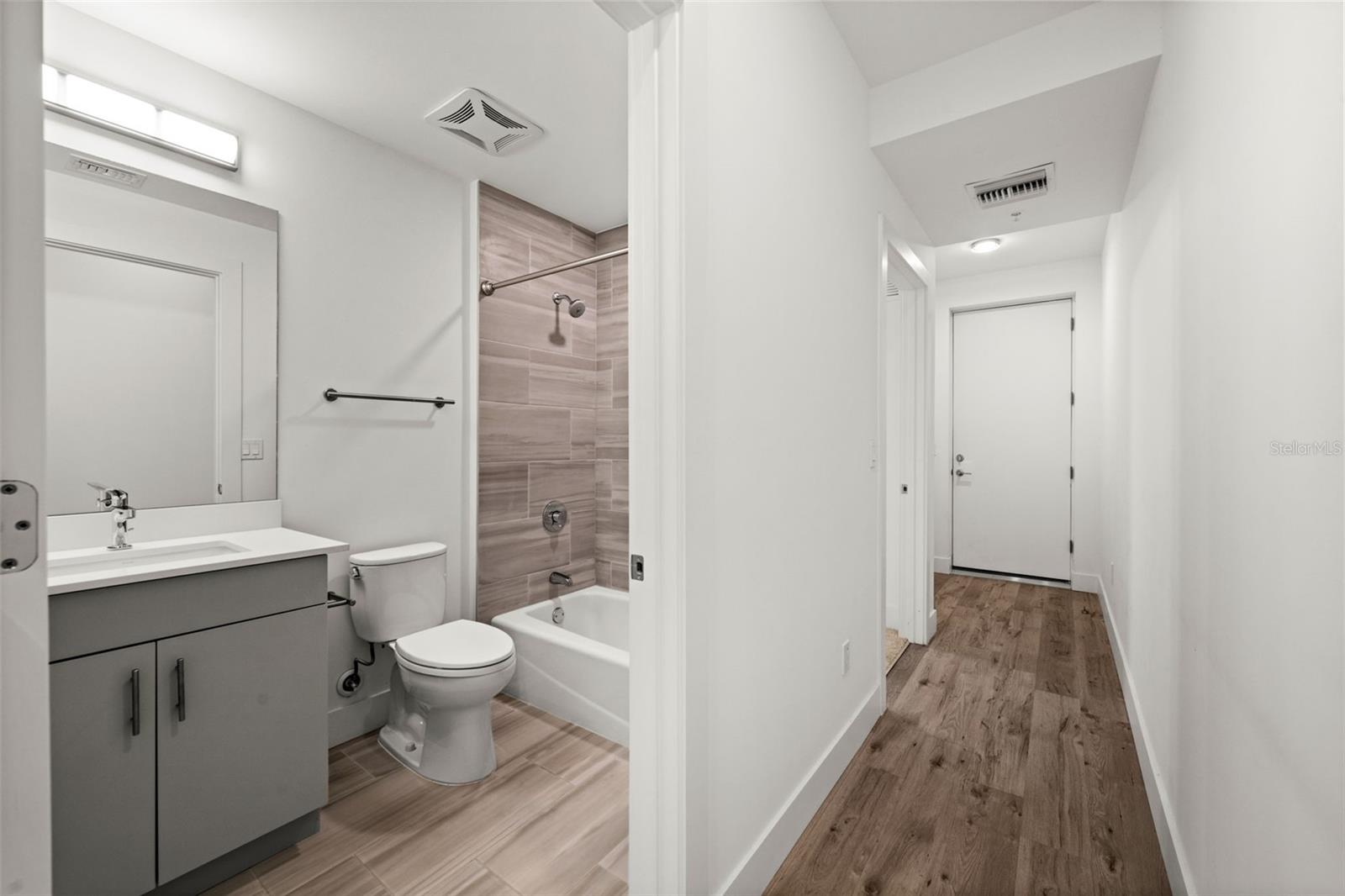 1703 N TAMIAMI TRL #303, SARASOTA, FL, 34234