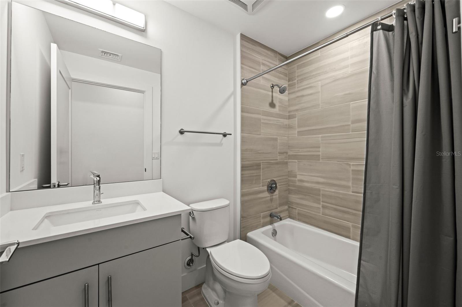 1703 N TAMIAMI TRL #303, SARASOTA, FL, 34234