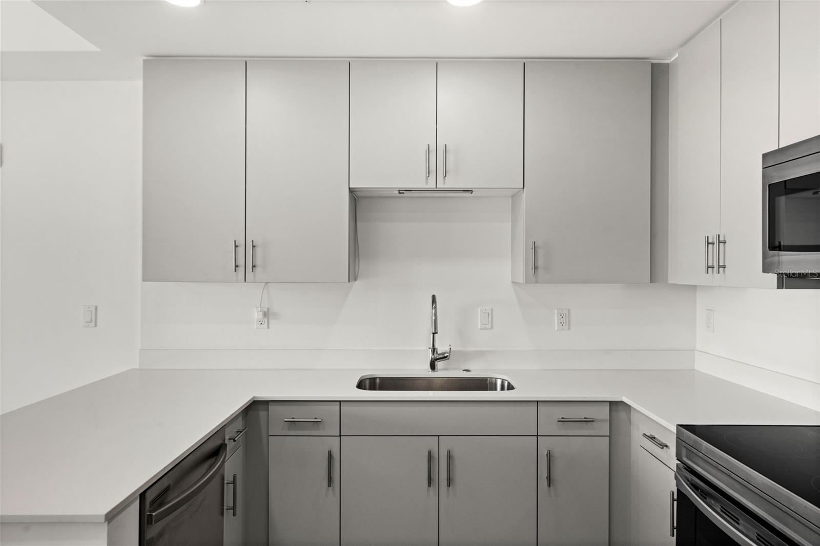 1703 N TAMIAMI TRL #303, SARASOTA, FL, 34234