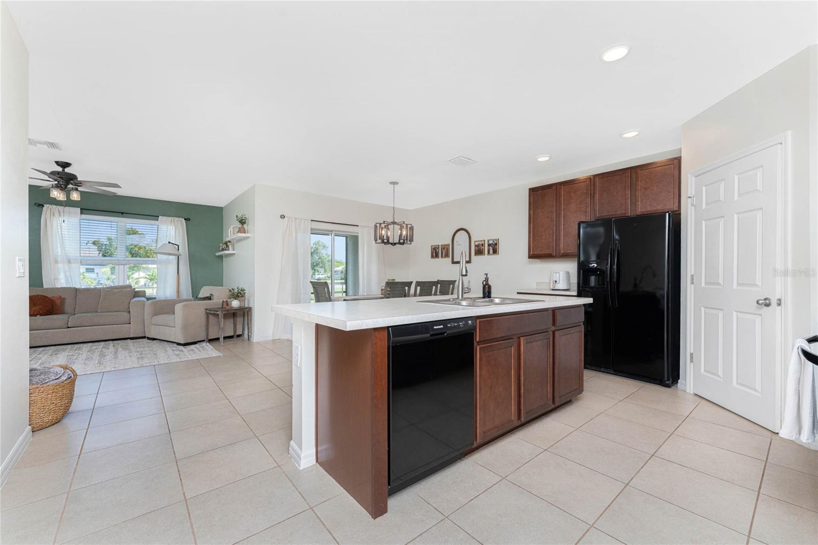 450 PORTO ALEGRE ST, PUNTA GORDA, FL, 33983