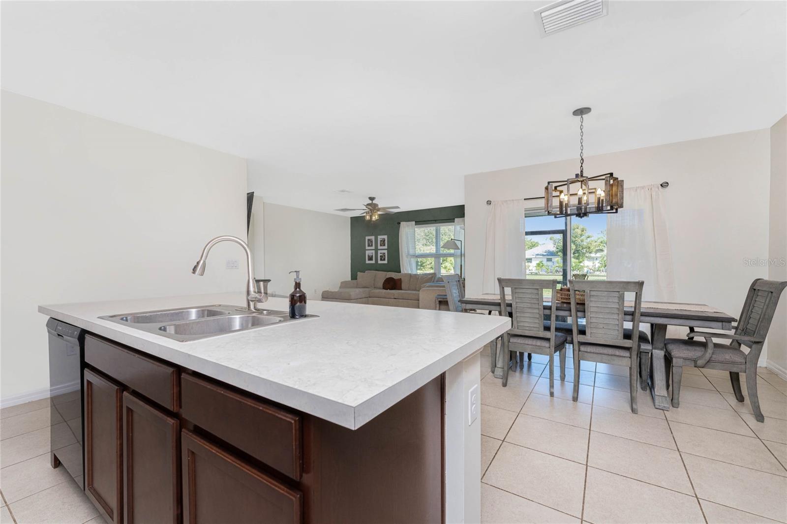 450 PORTO ALEGRE ST, PUNTA GORDA, FL, 33983