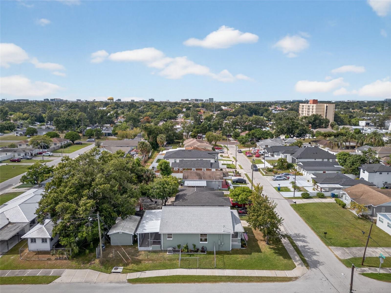 2702 W SAINT JOHN ST, TAMPA, FL, 33607