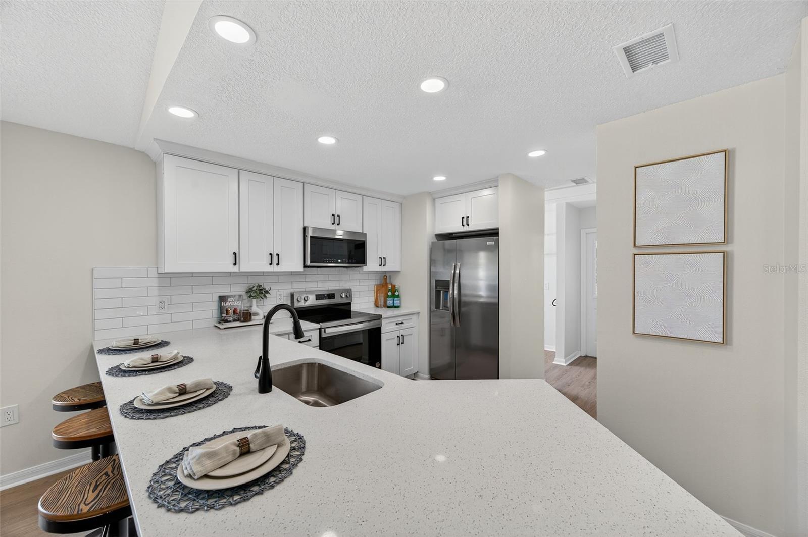 2702 W SAINT JOHN ST, TAMPA, FL, 33607