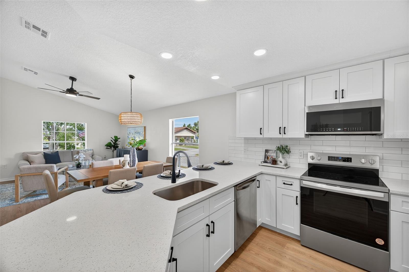 2702 W SAINT JOHN ST, TAMPA, FL, 33607