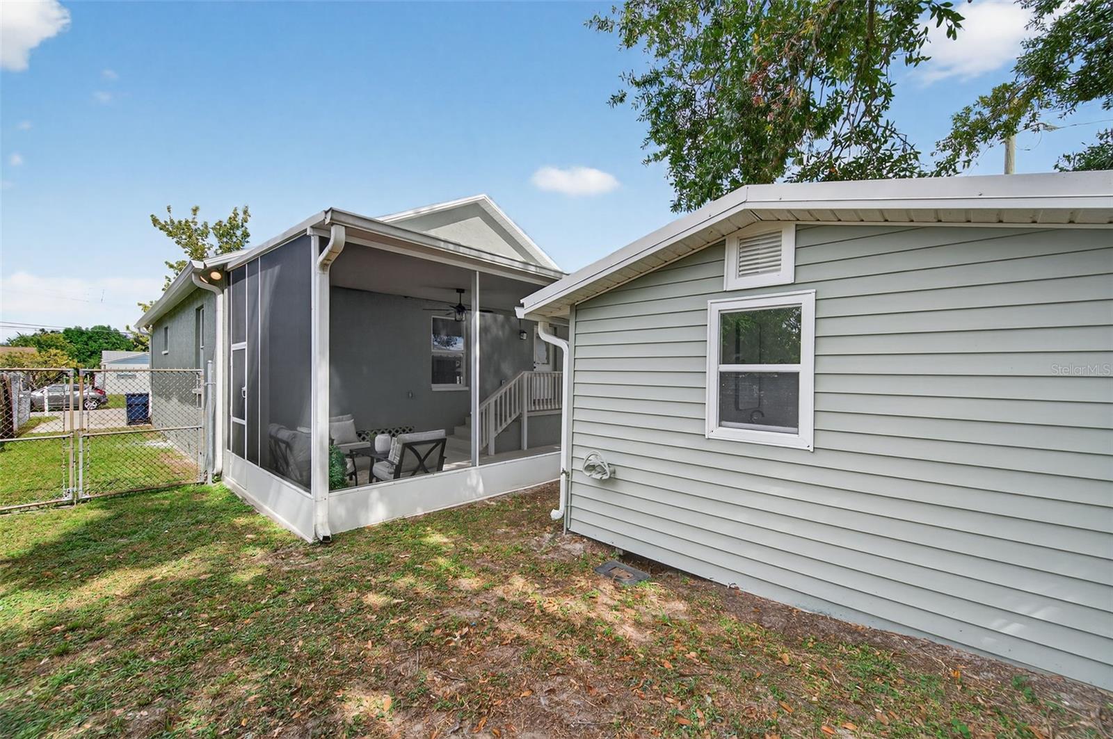 2702 W SAINT JOHN ST, TAMPA, FL, 33607