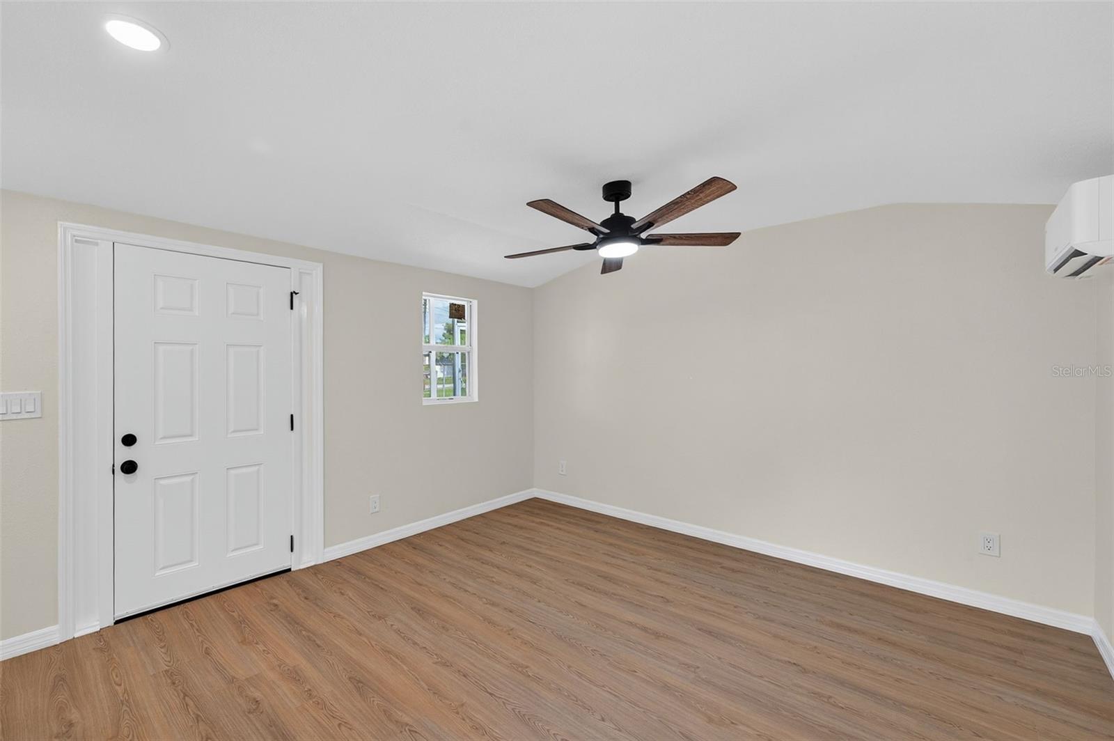 2702 W SAINT JOHN ST, TAMPA, FL, 33607