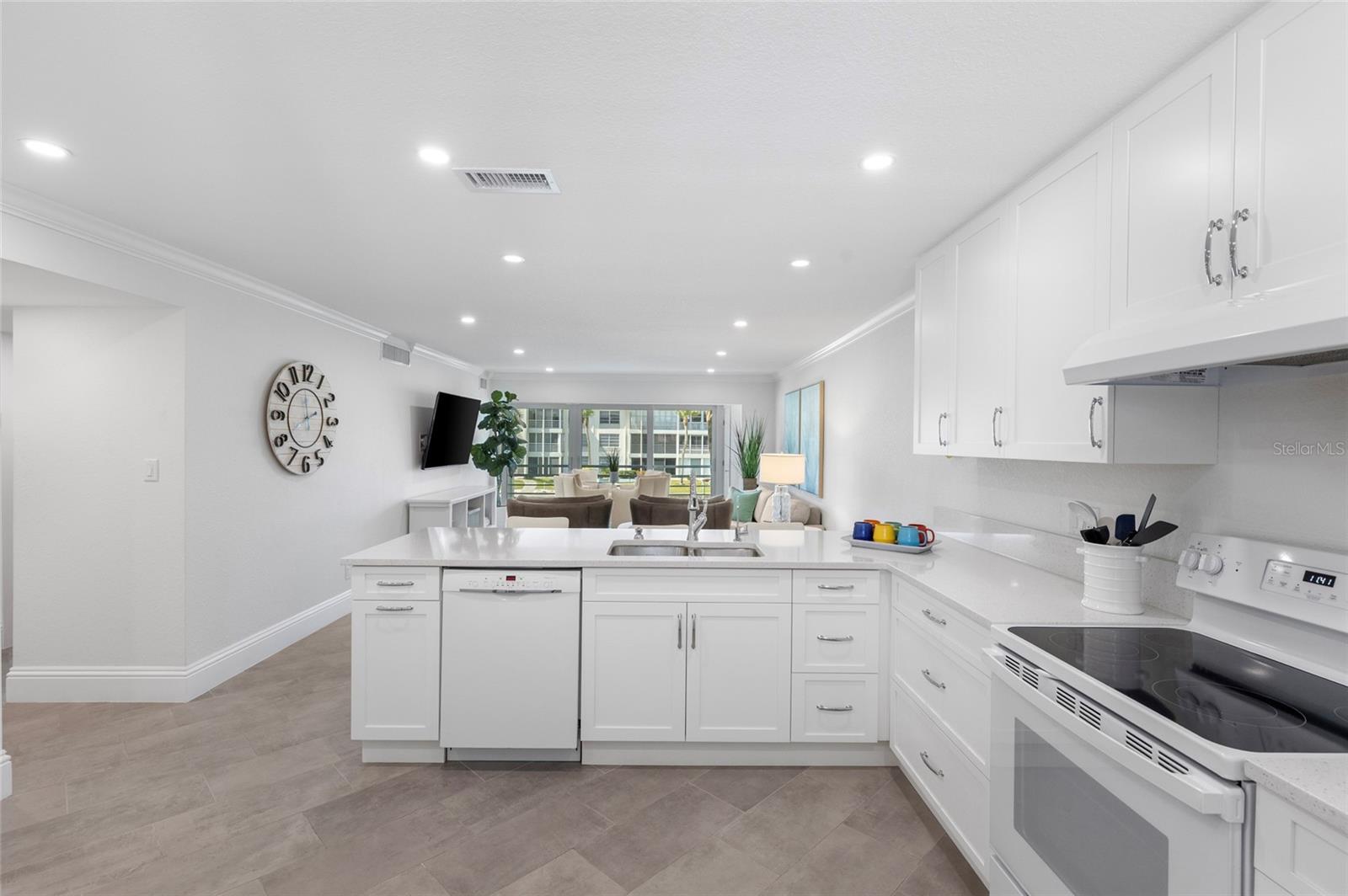 4390 EXETER DR #206, LONGBOAT KEY, FL, 34228