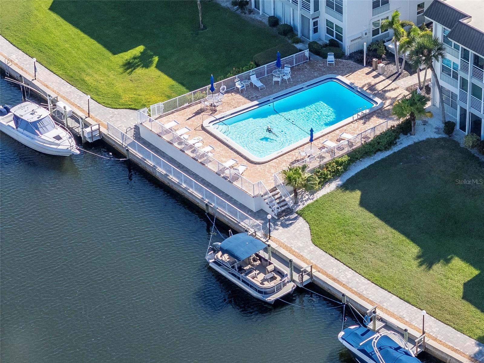 4390 EXETER DR #206, LONGBOAT KEY, FL, 34228