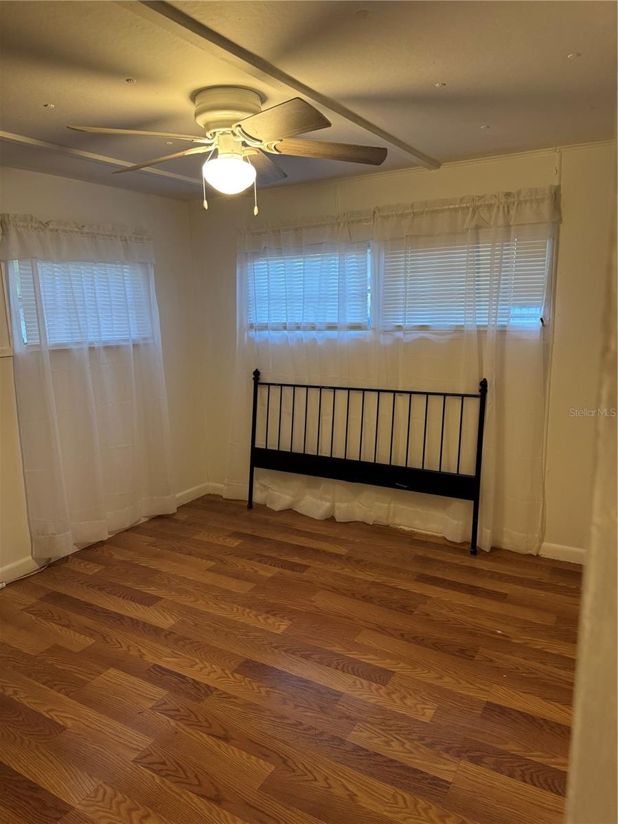 W7880258 Property Photo