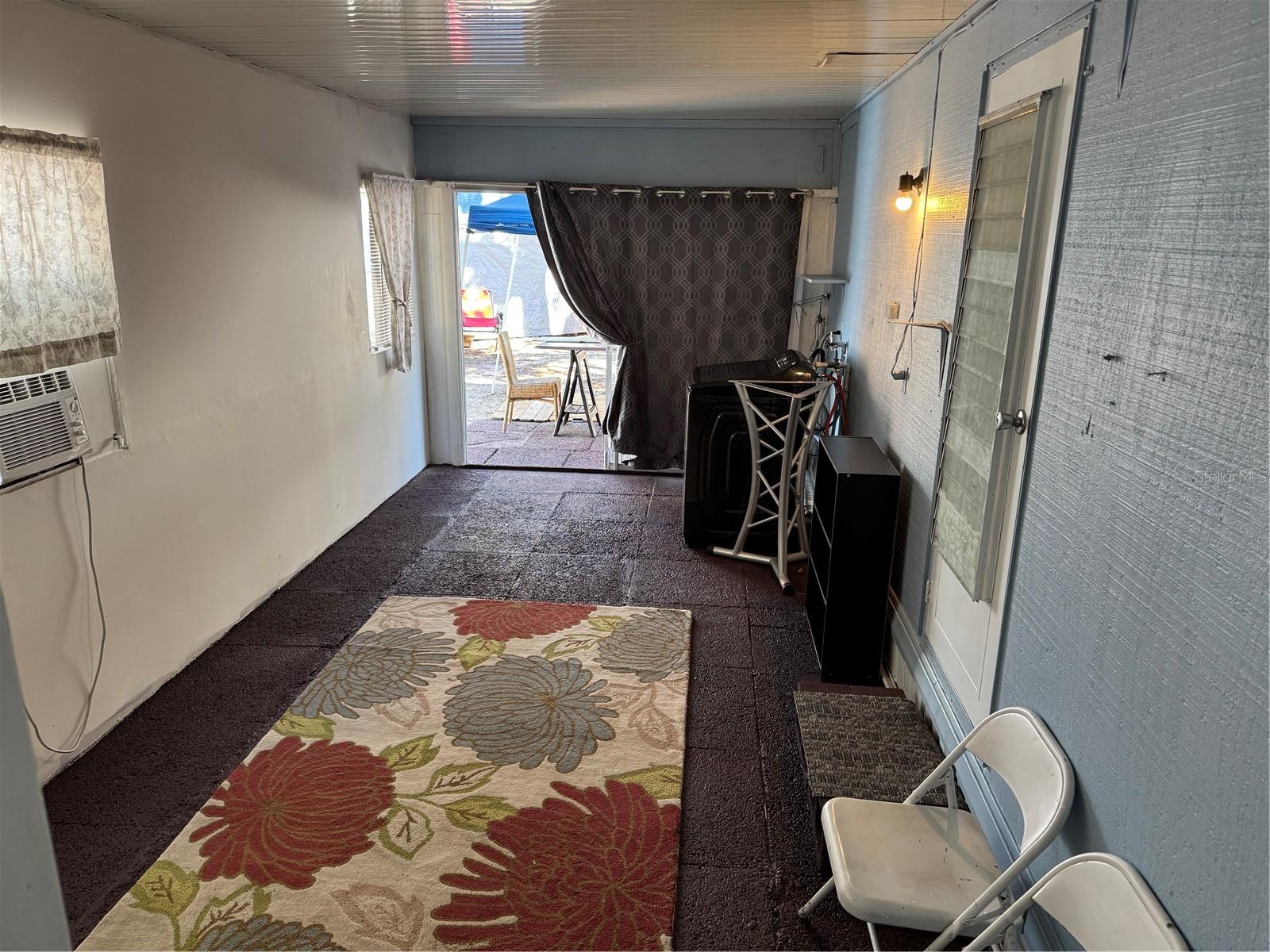 W7880258 Property Photo