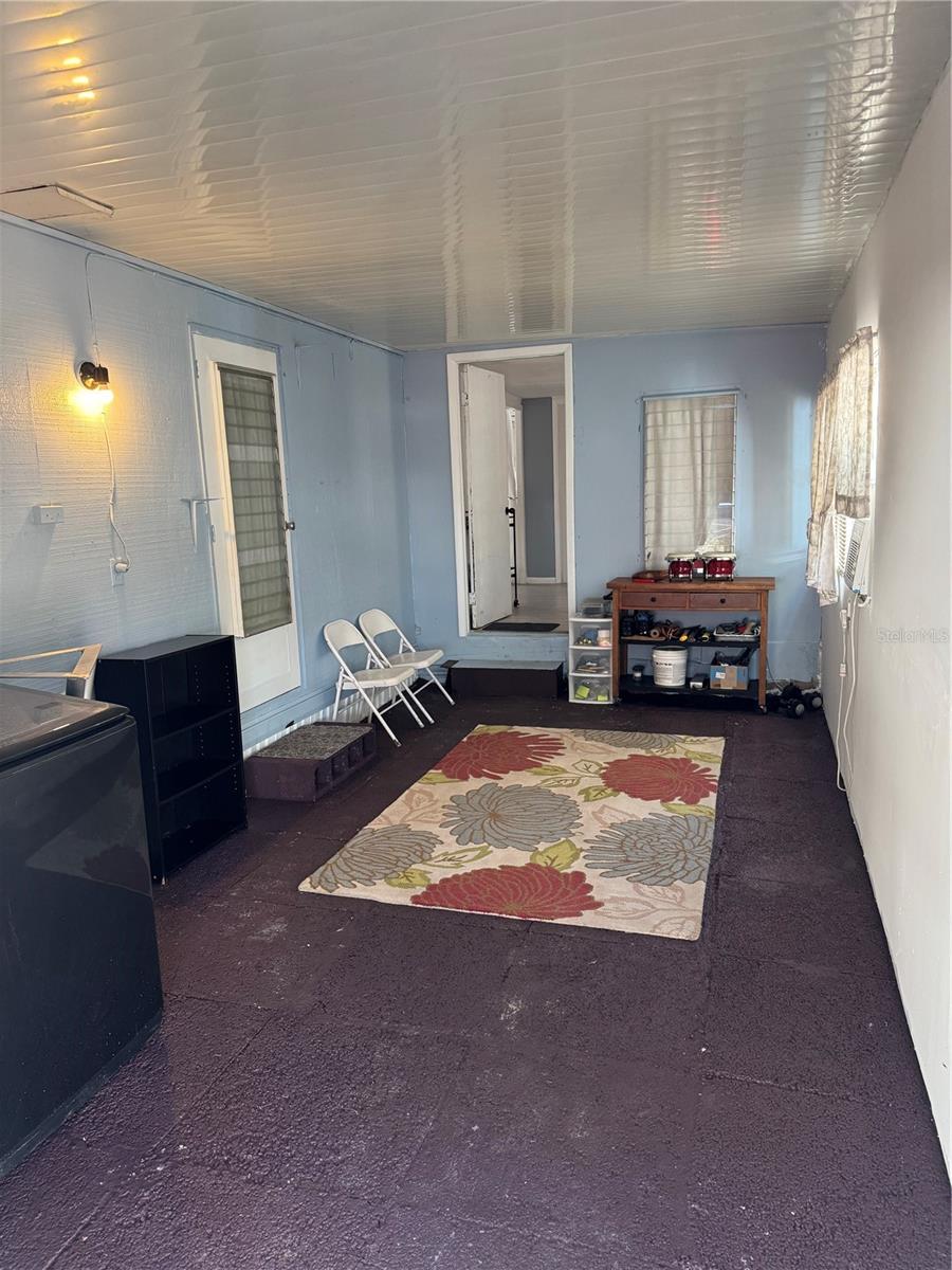 W7880258 Property Photo